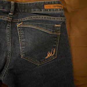 Dark Wash Skinny Express Jeans in SHORT!